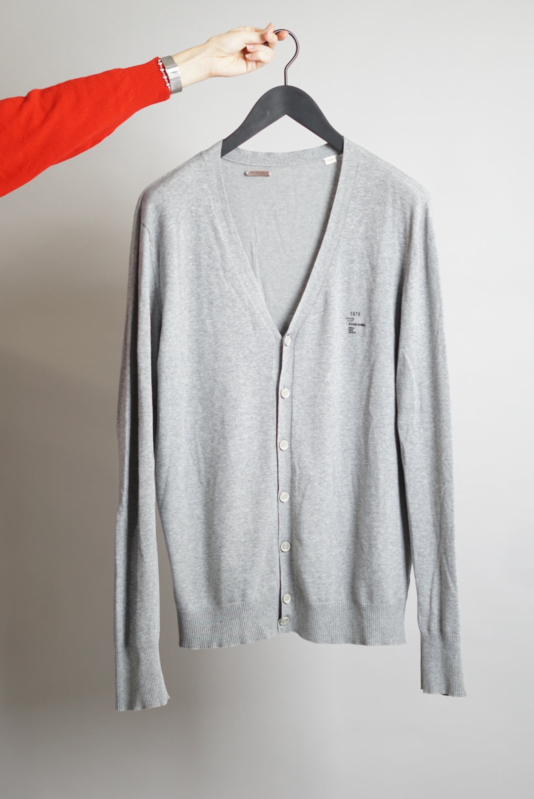 Diesel – Hellgraue Strickjacke mit Knöpfen