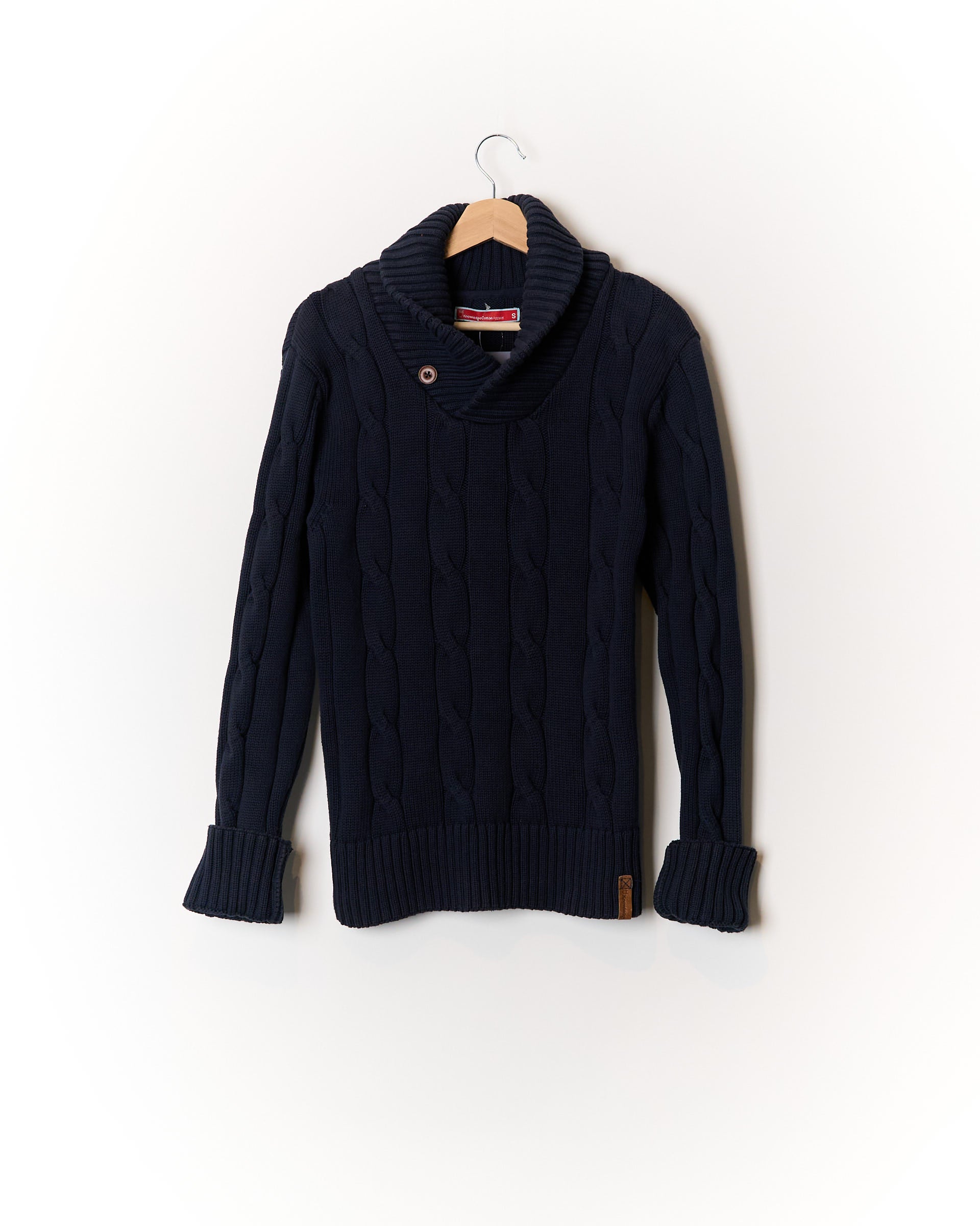 Knowledge Cotton Apparel Marineblauer Baumwoll-Zopfstrick