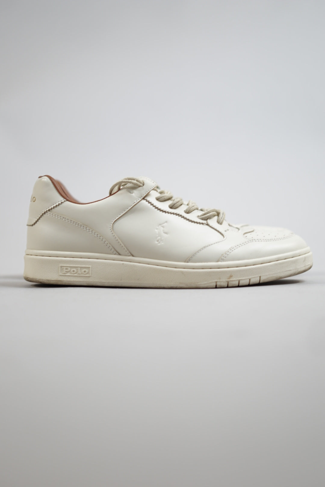 Ralph Lauren – Formelle Sneakers in Kaffeeweiß