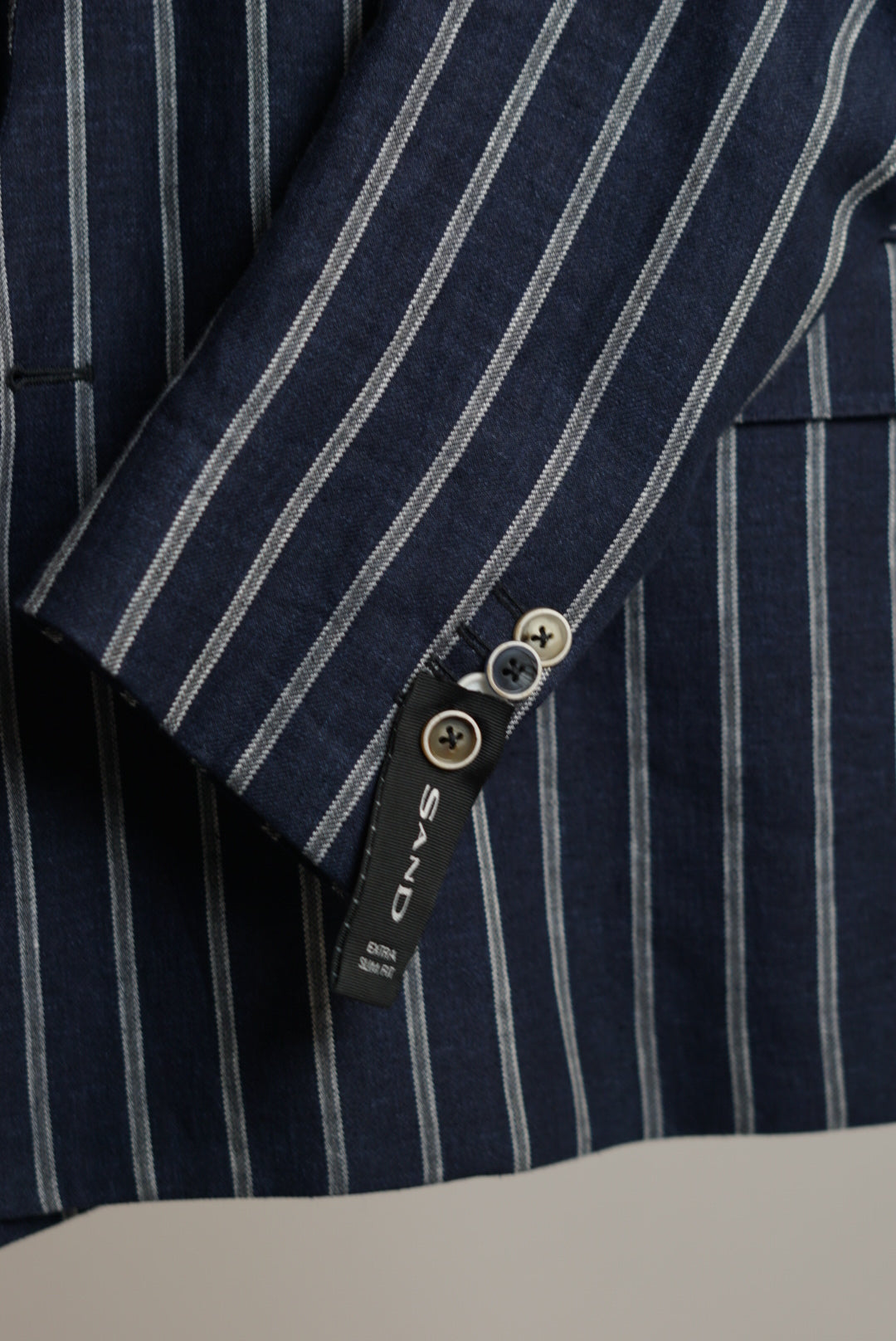 Sand Copenhagen Marineblauer, zweireihiger Blazer mit weißen Streifen