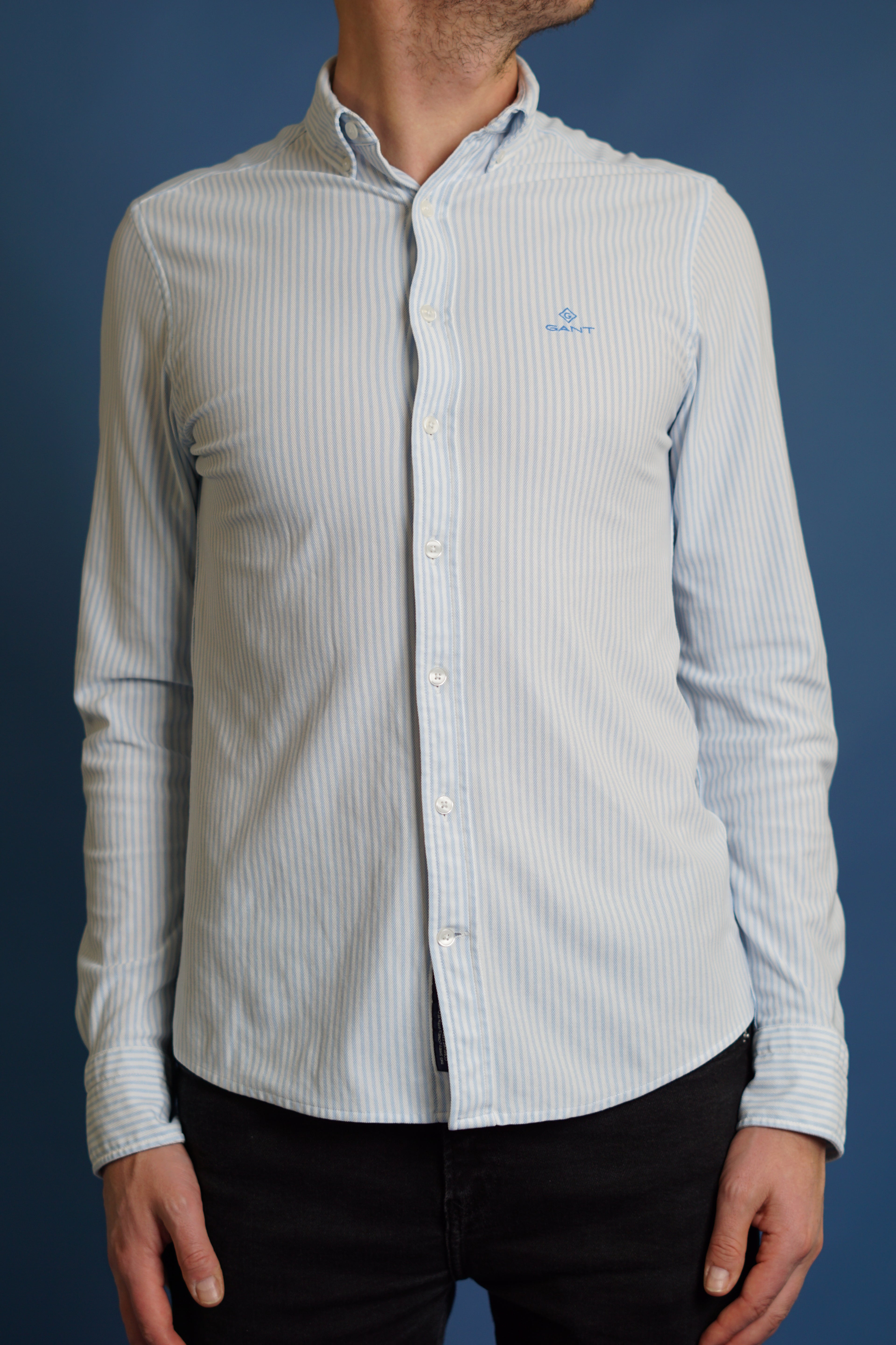 Gant – Hellblau-weiß gestreiftes Slim Tech Prep-Piqué-Hemd