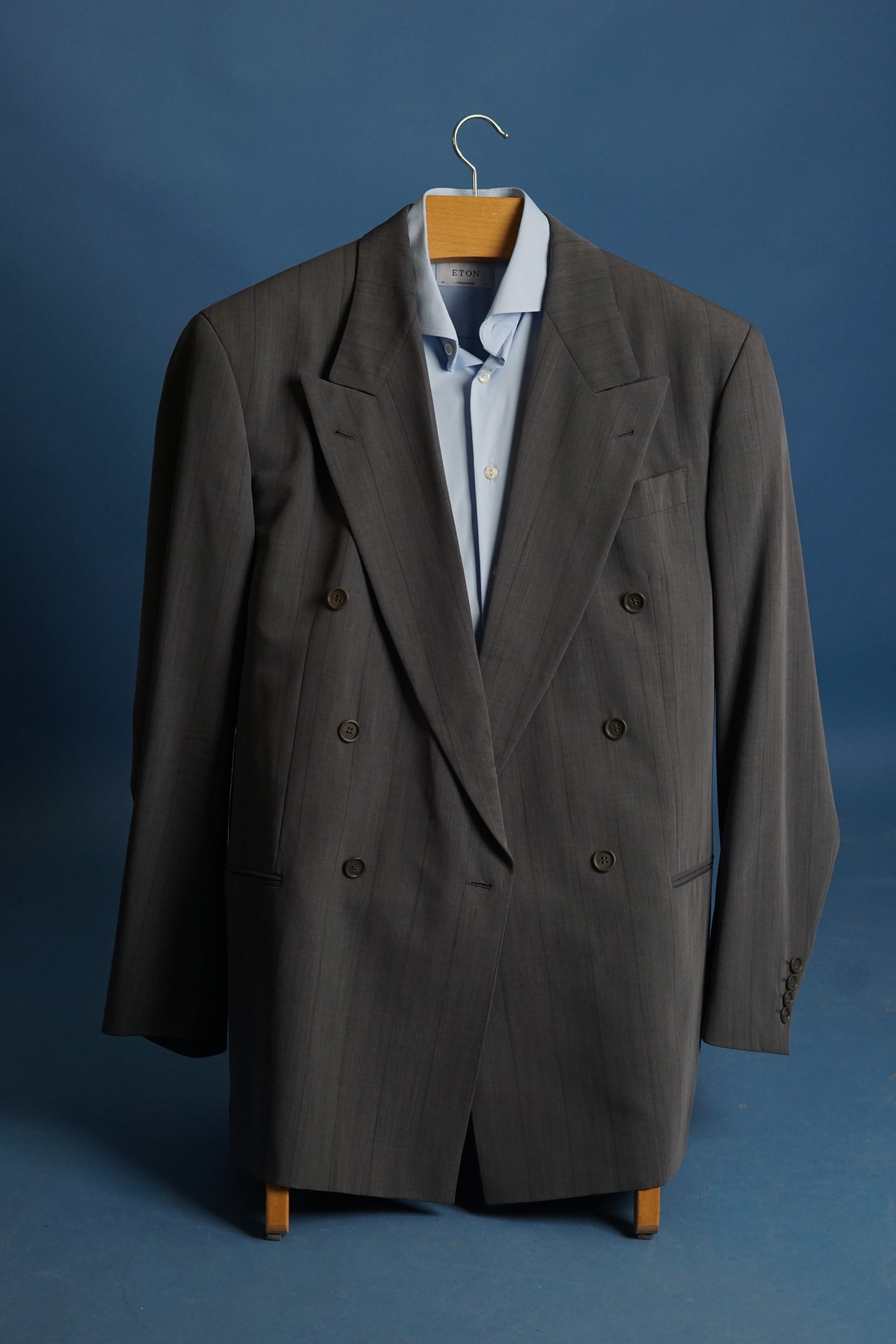 Hugo Boss Grauer zweireihiger Wollblazer
