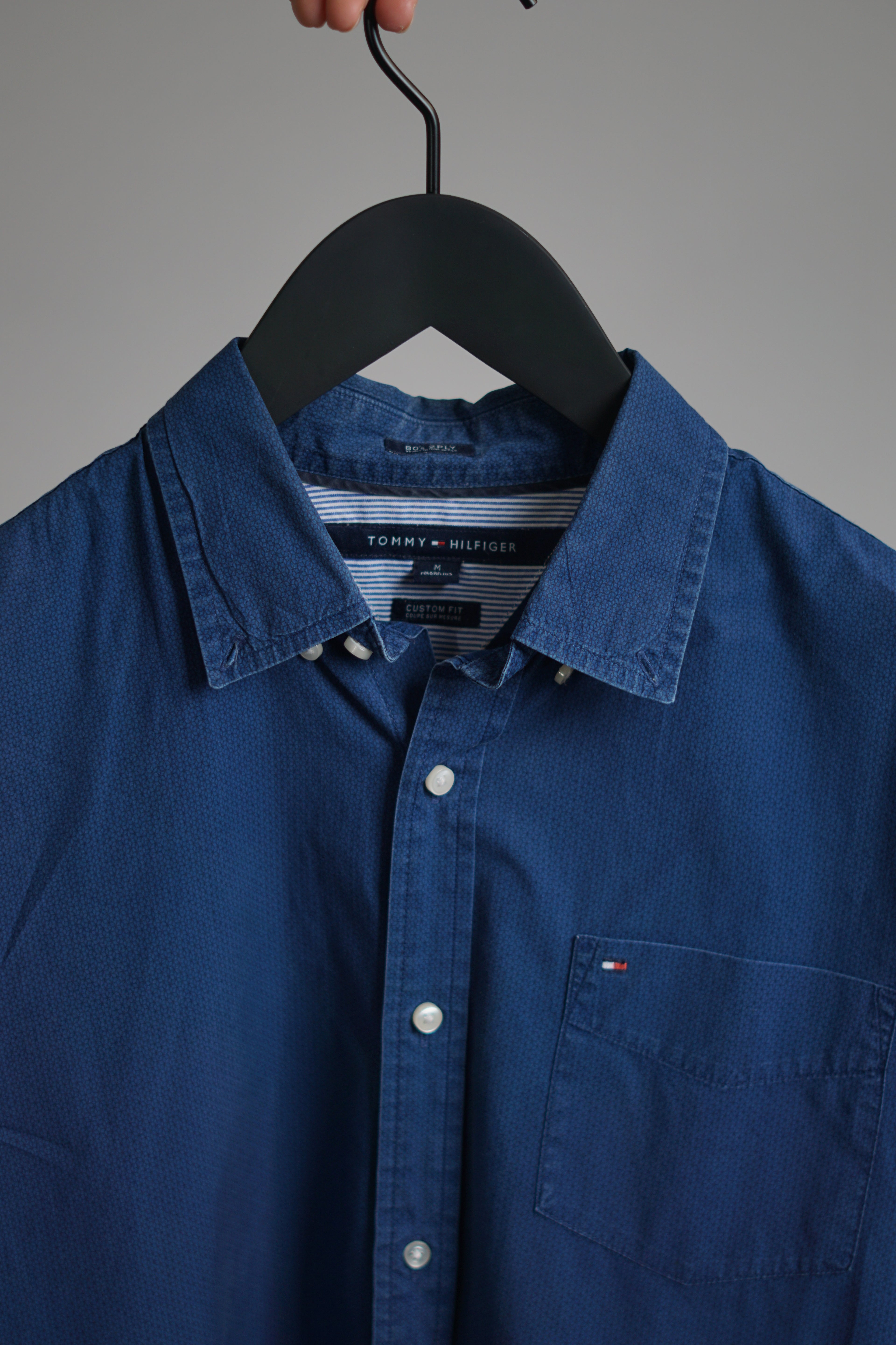 Tommy Hilfiger – Custom Fit – 2-lagiges dunkelblaues Button-Down-Hemd im 80er-Jahre-Stil