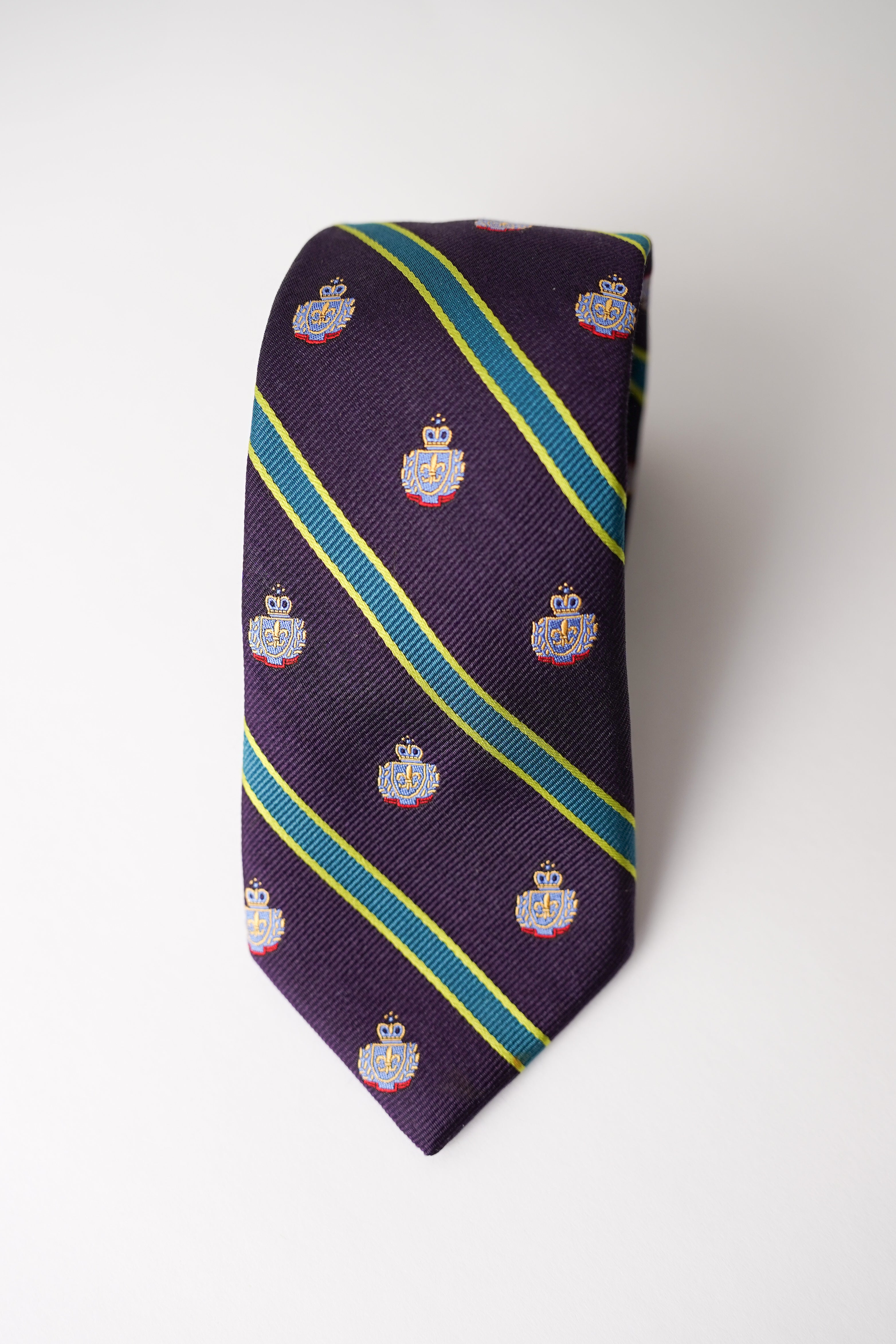 Ben Sherman – Ivy League – Seidenkrawatte mit violettem Wappen