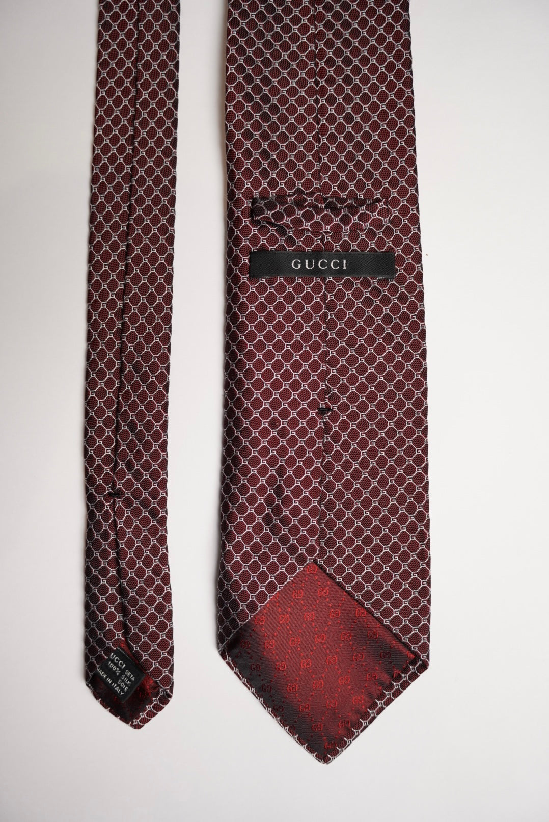 Gucci Dark Red and Silver Chain Print Silk Tie
