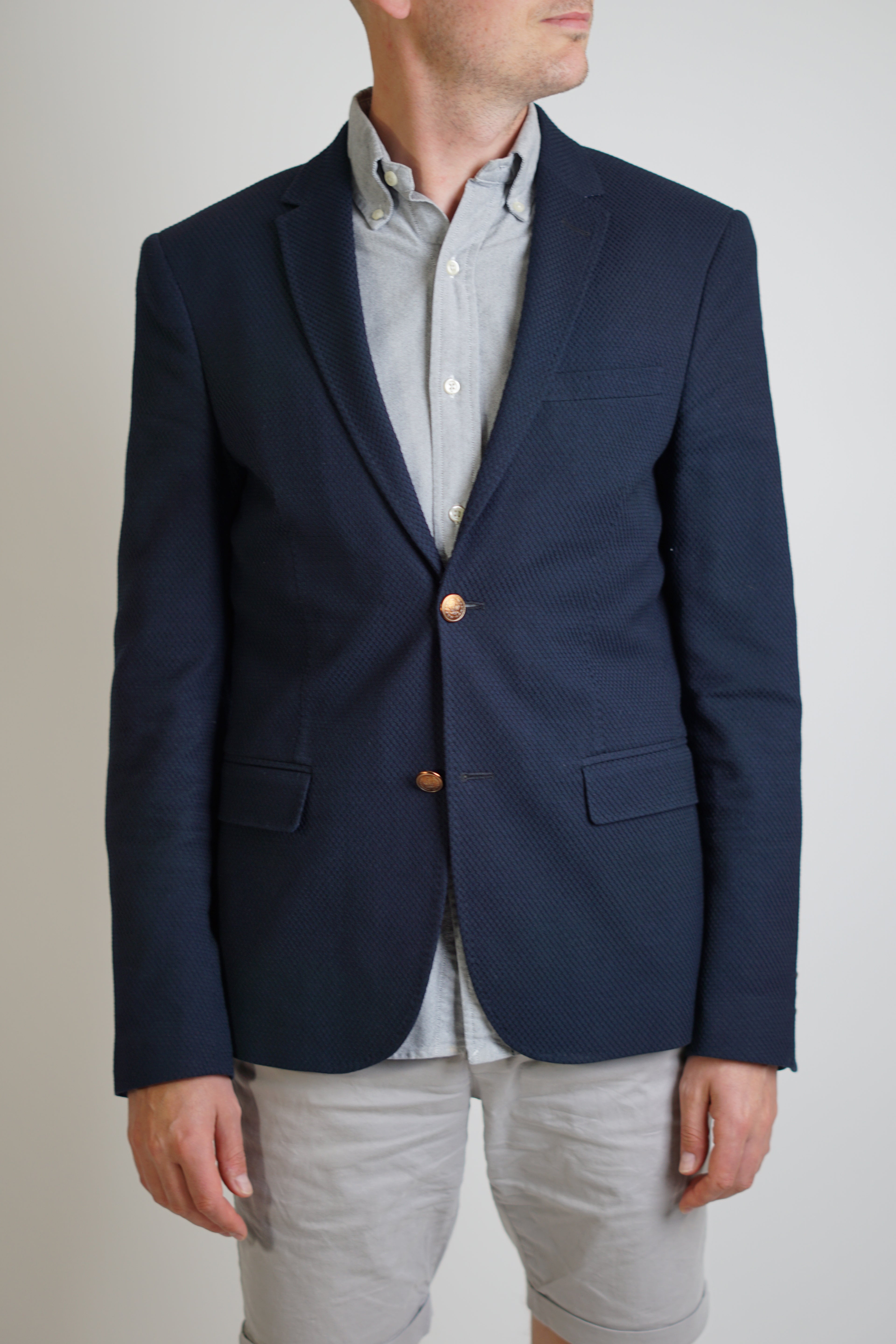 Sand Copenhagen Ringo Blazer in weichem Marineblau mit goldenen Knöpfen