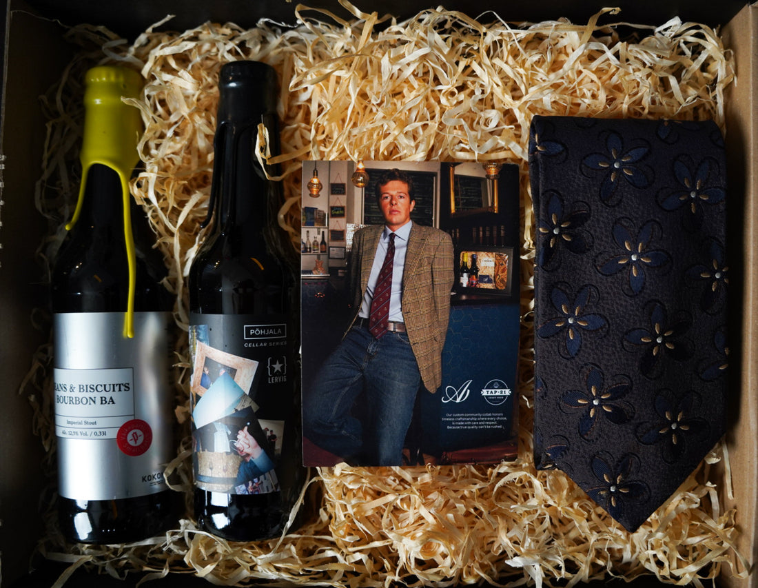 Gift box: Hugo Boss Brown Flower Print Silk Tie