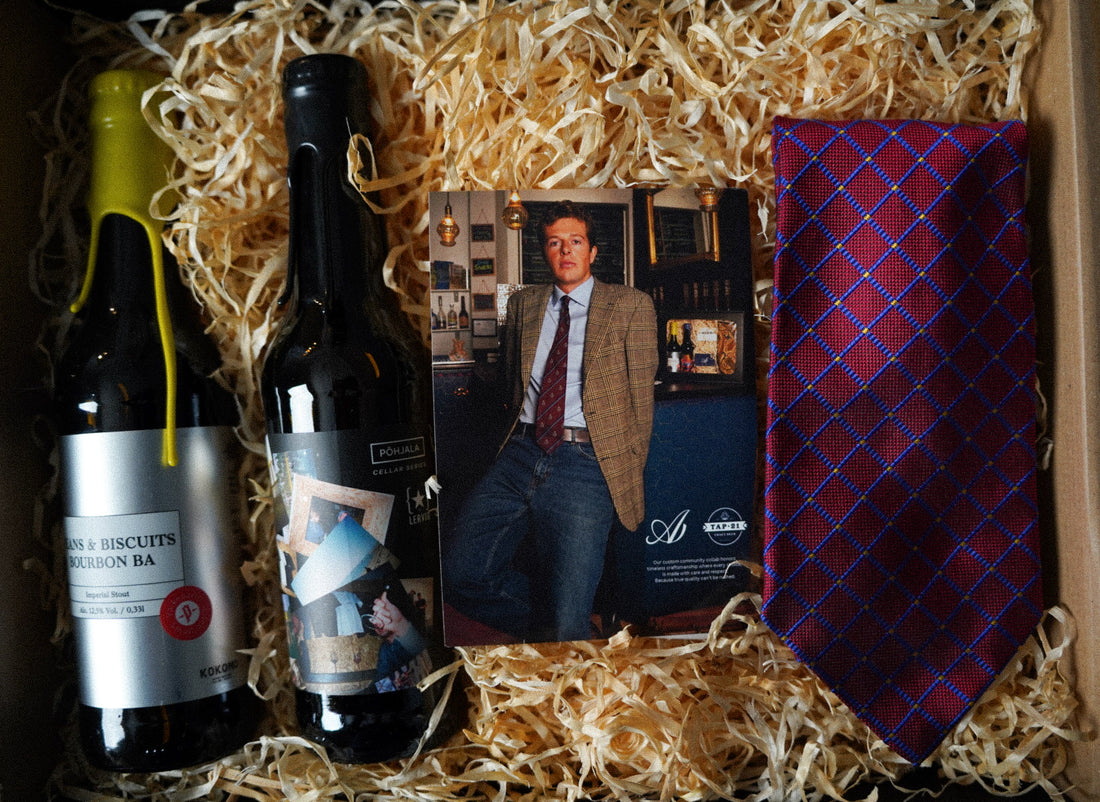 Gift box: Ralph Lauren Red Hand Finished Silk Tie