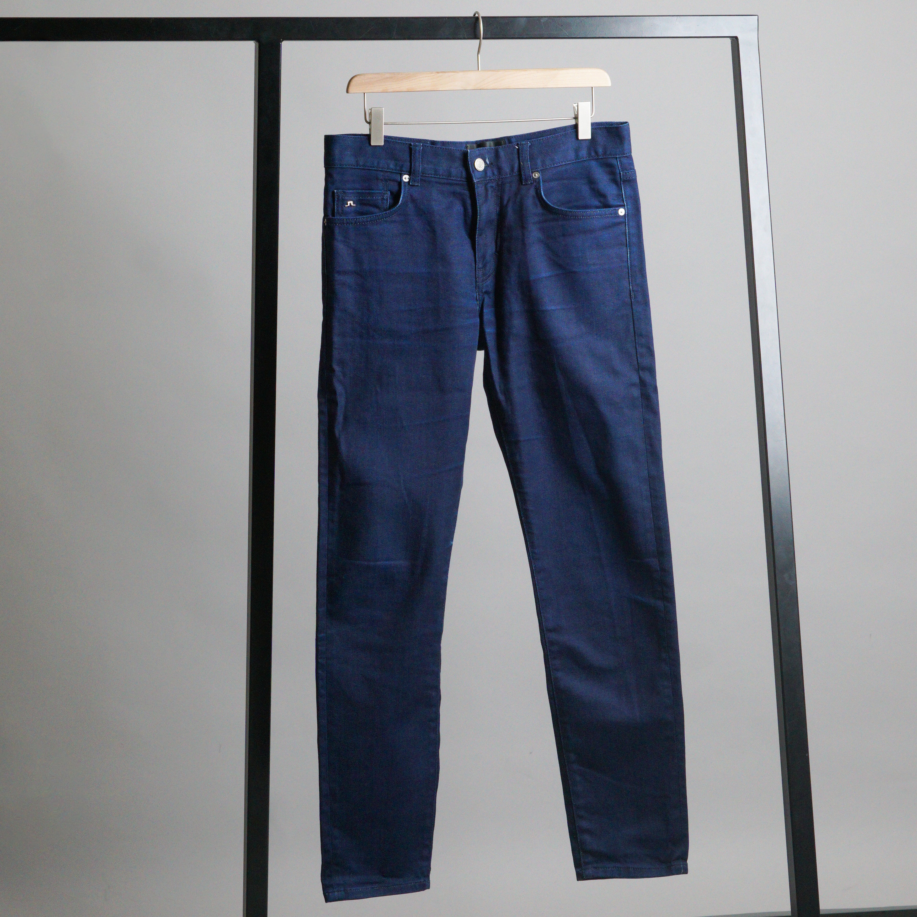 J.Lindeberg Jay Slim Fit Jeans in Blau mit mittelhohem Bund