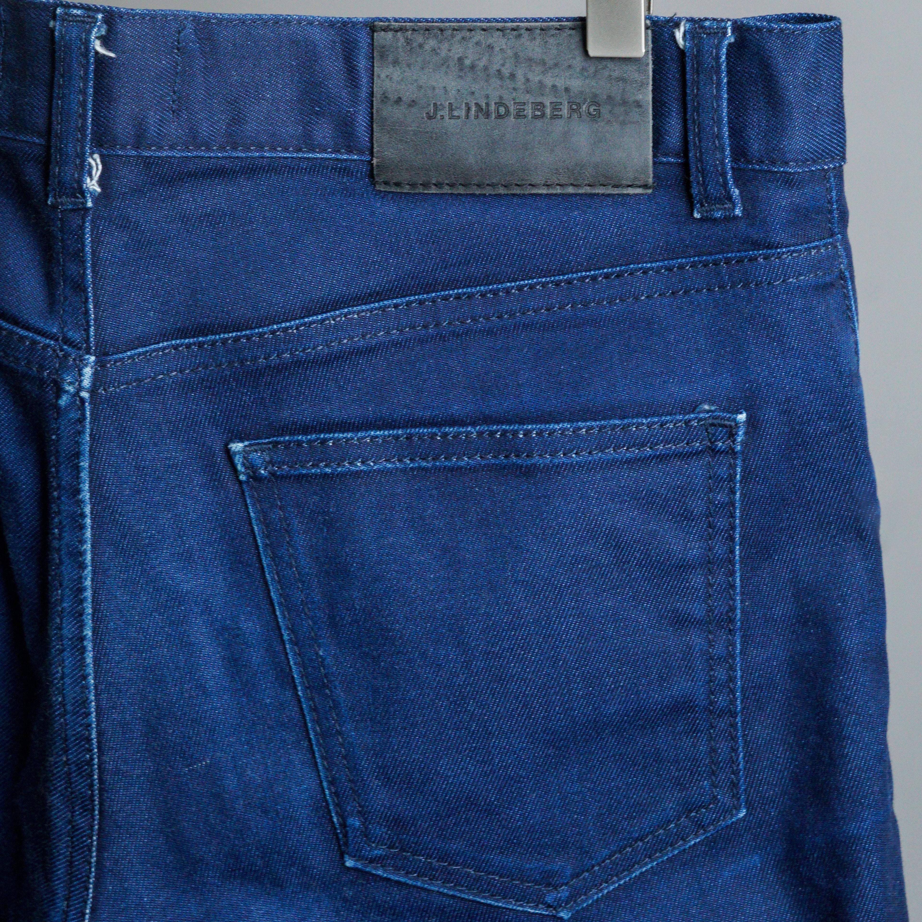 J.Lindeberg Jay Slim Fit Jeans in Blau mit mittelhohem Bund