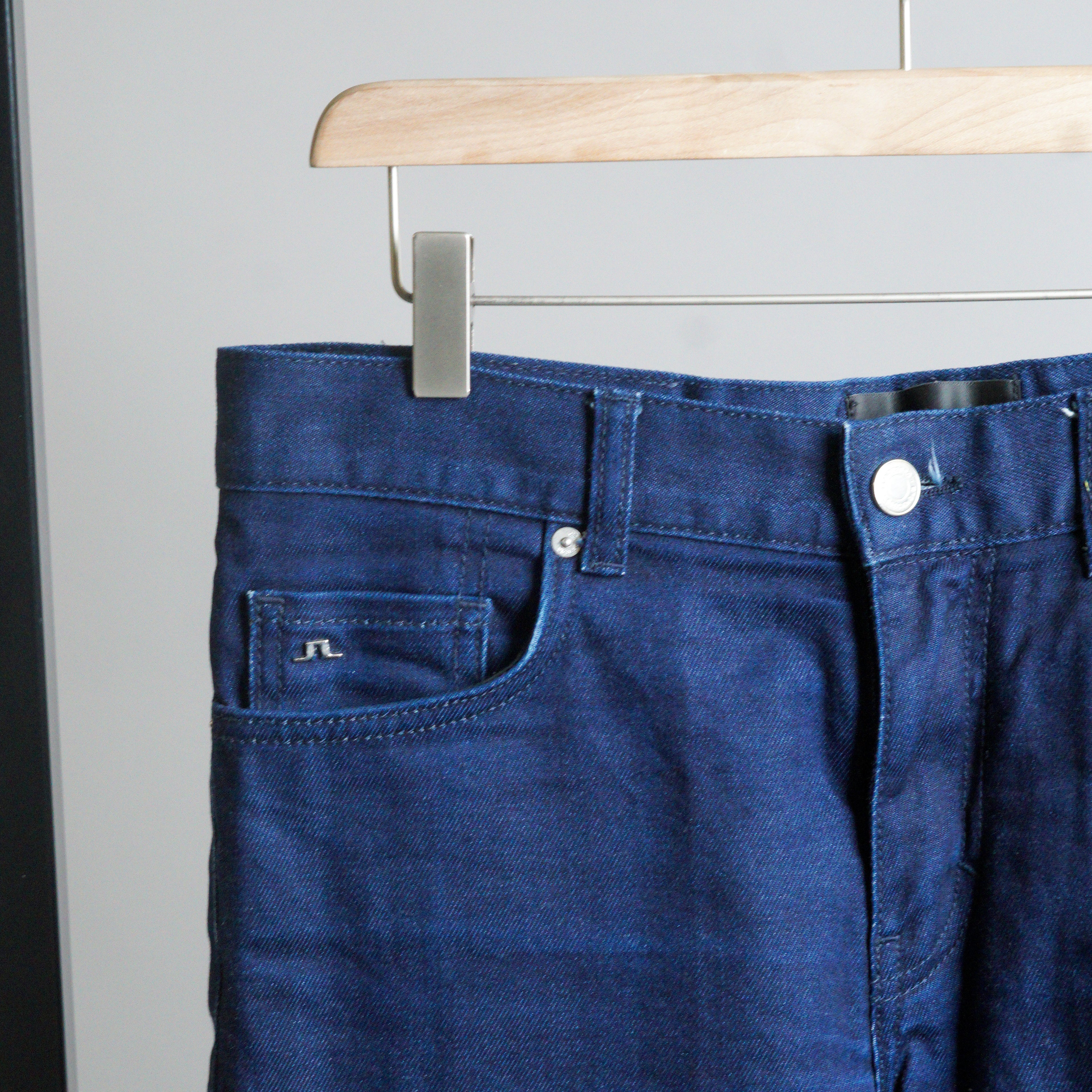 J.Lindeberg Jay Slim Fit Jeans in Blau mit mittelhohem Bund