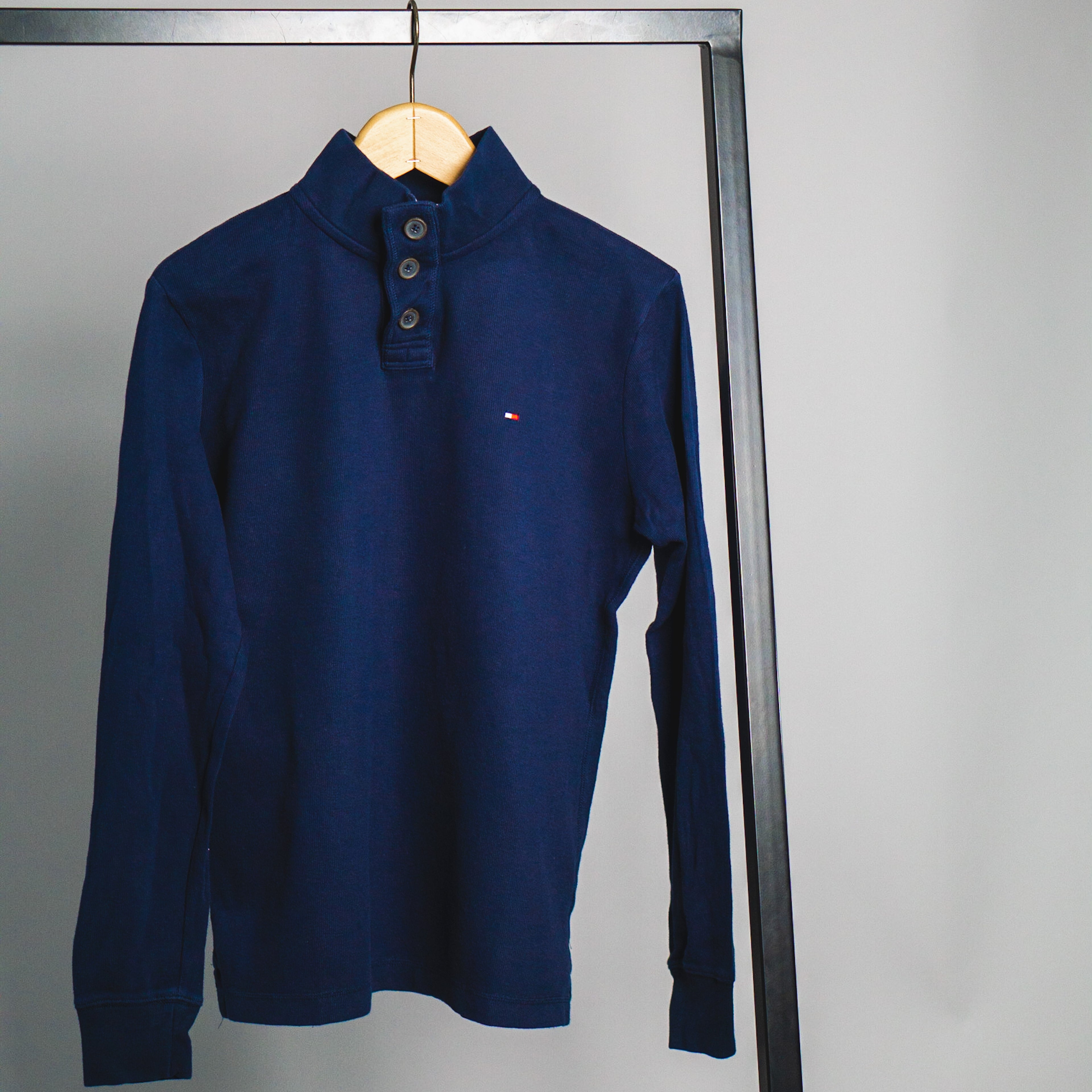 Tommy Hilfiger Dunkelblauer Baumwollstrick mit Knopfleiste