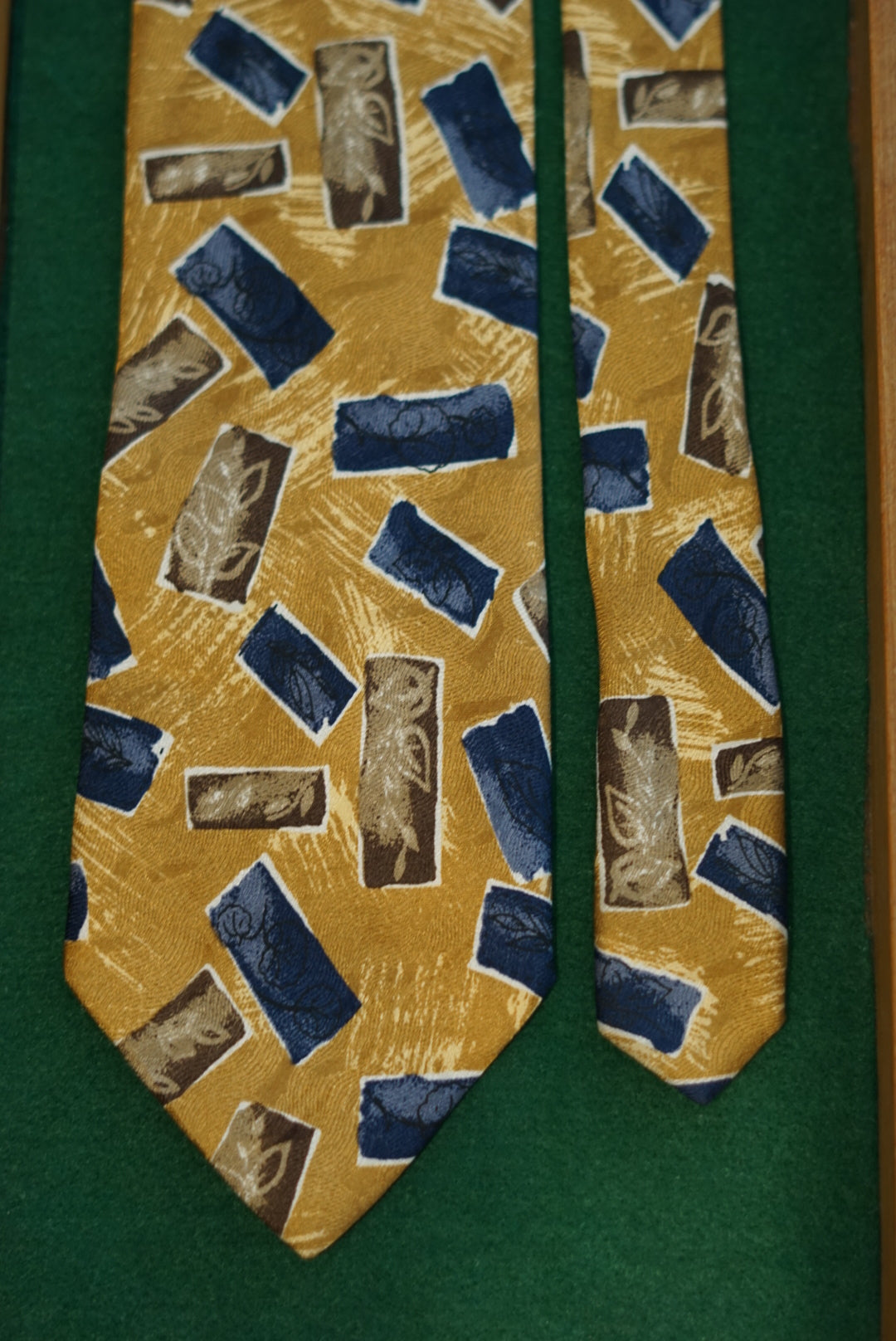 Giorgio Monza Yellow and Blue Print Hand Made Vintage Silk Tie