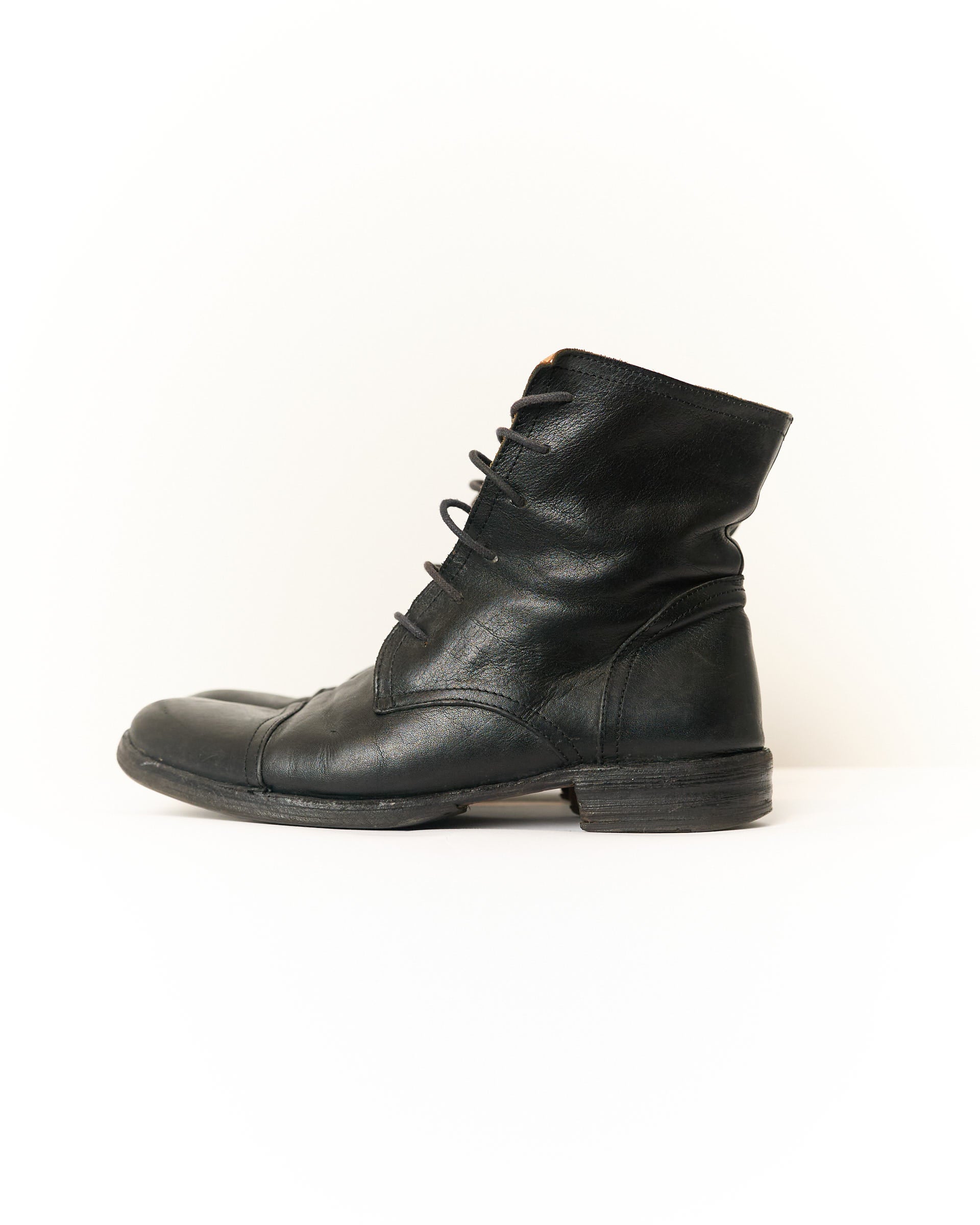 Fiorentini+Baker Schnürstiefeletten aus schwarzem Leder