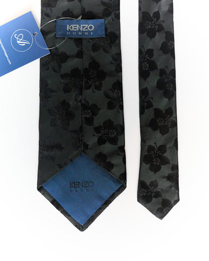 Kenzo Seidenkrawatte mit schwarzem Blumenmuster
