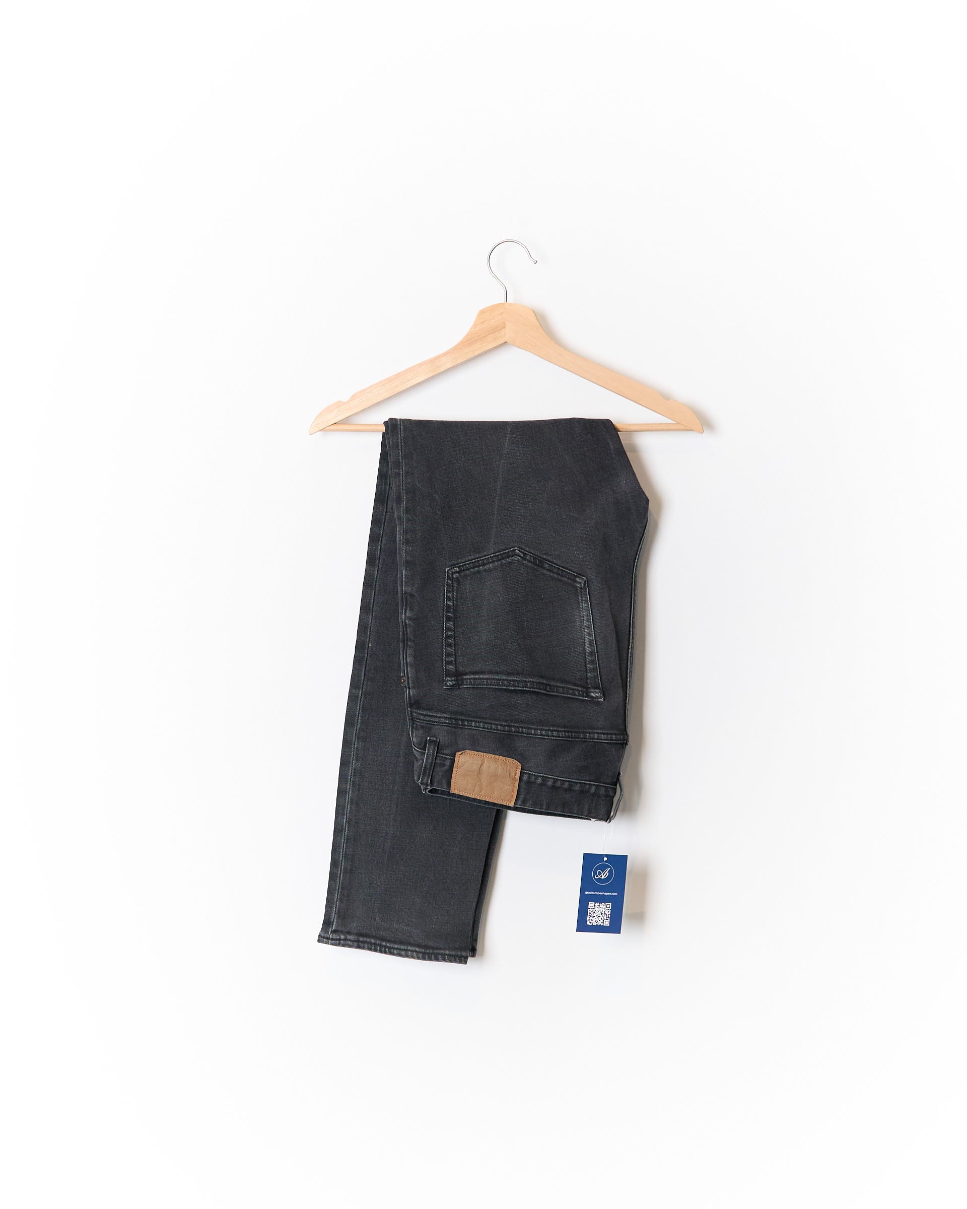 Jeanerica Black Used Jeans aus Bio-Baumwolle