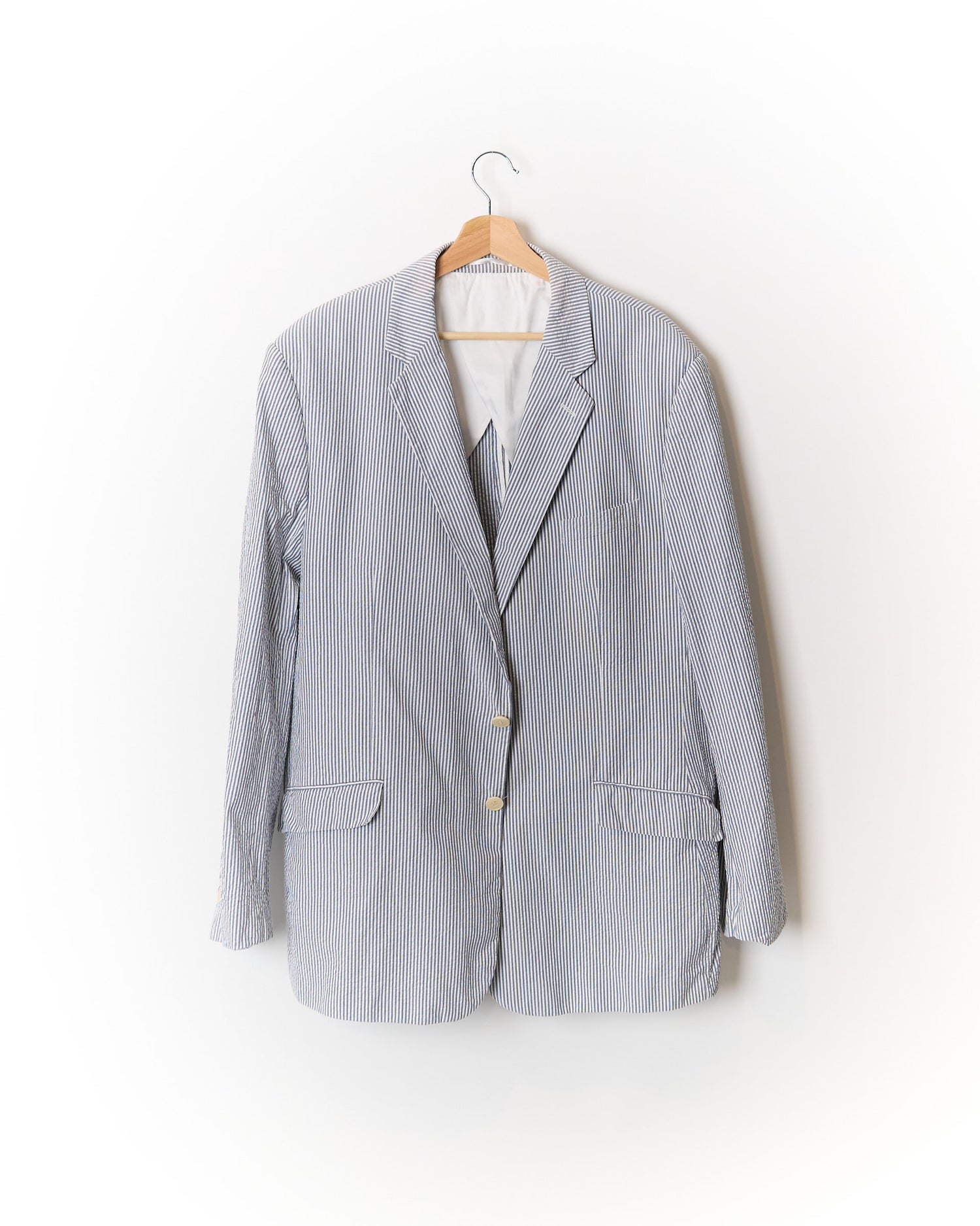 Charles Tyrwhitt White and Light Blue Striped Seersucker Cotton Blazer