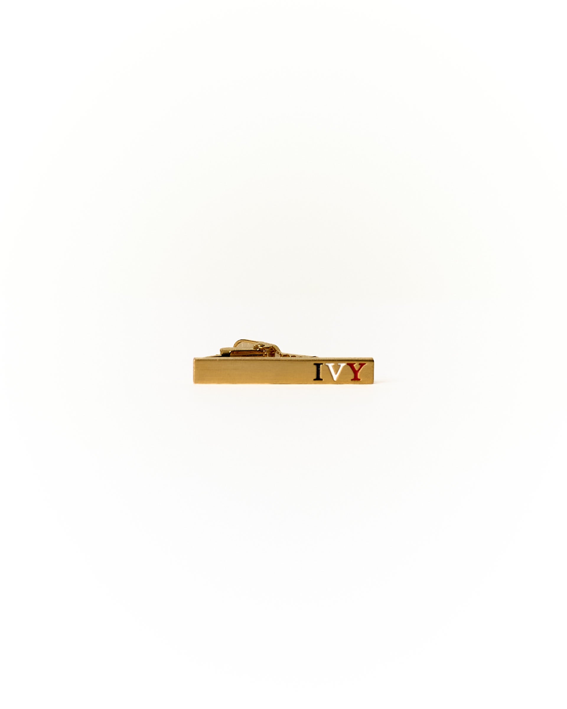An Ivy Gold Ivy Half-Length Tie Pin