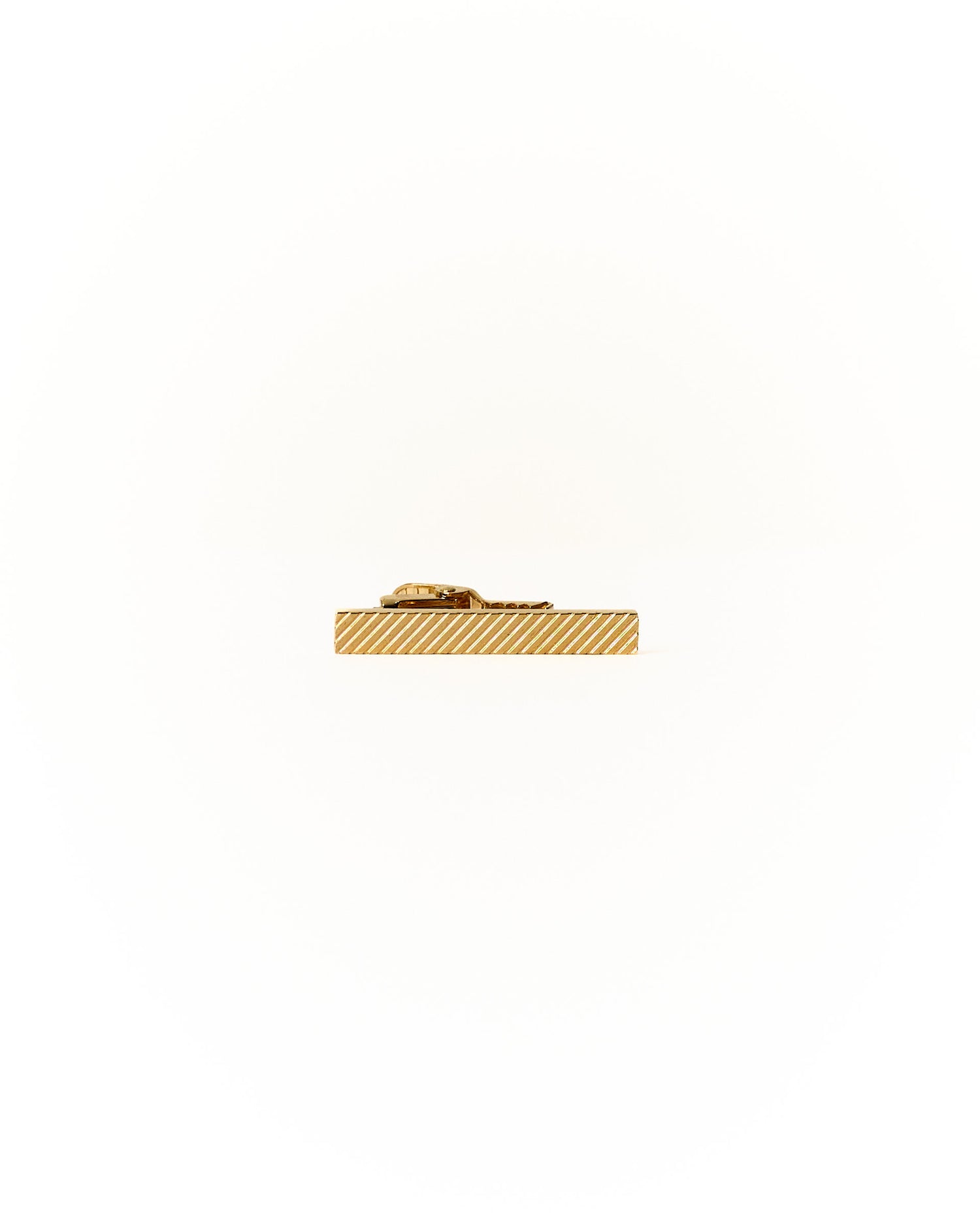 An Ivy Gold Striped Half-Length Tie Pin