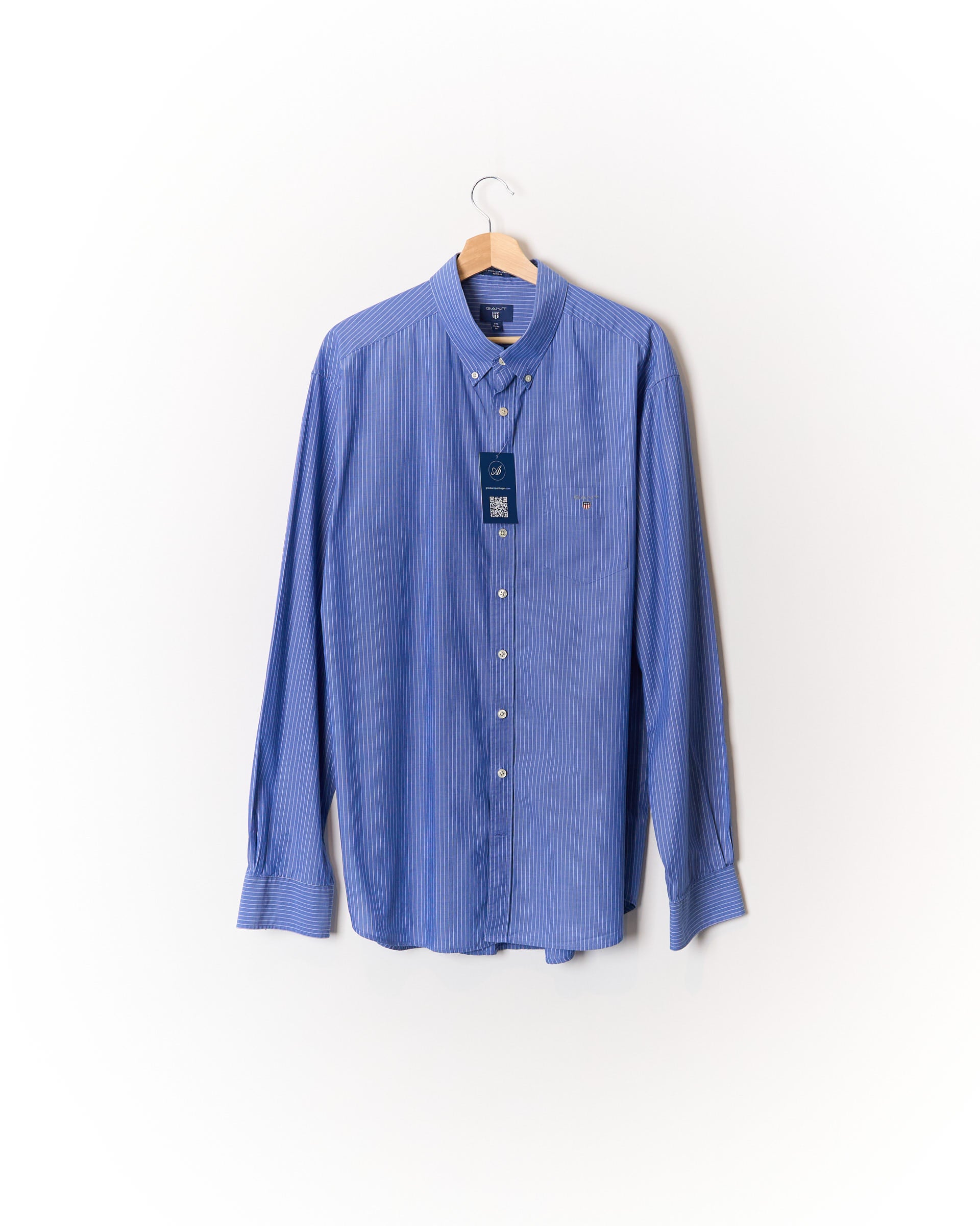 Gant Blue and White Striped The Broadcloth Pinstripe Regular Button Down Cotton Shirt
