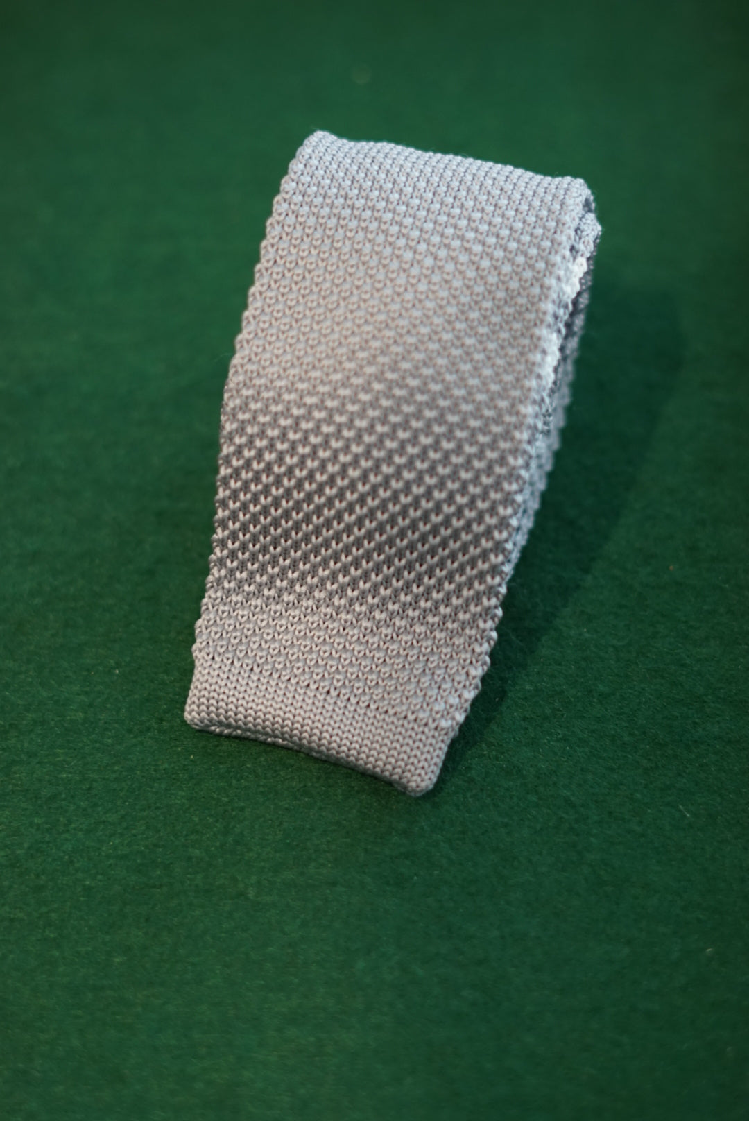 An Ivy Lightgrey Knit Tie