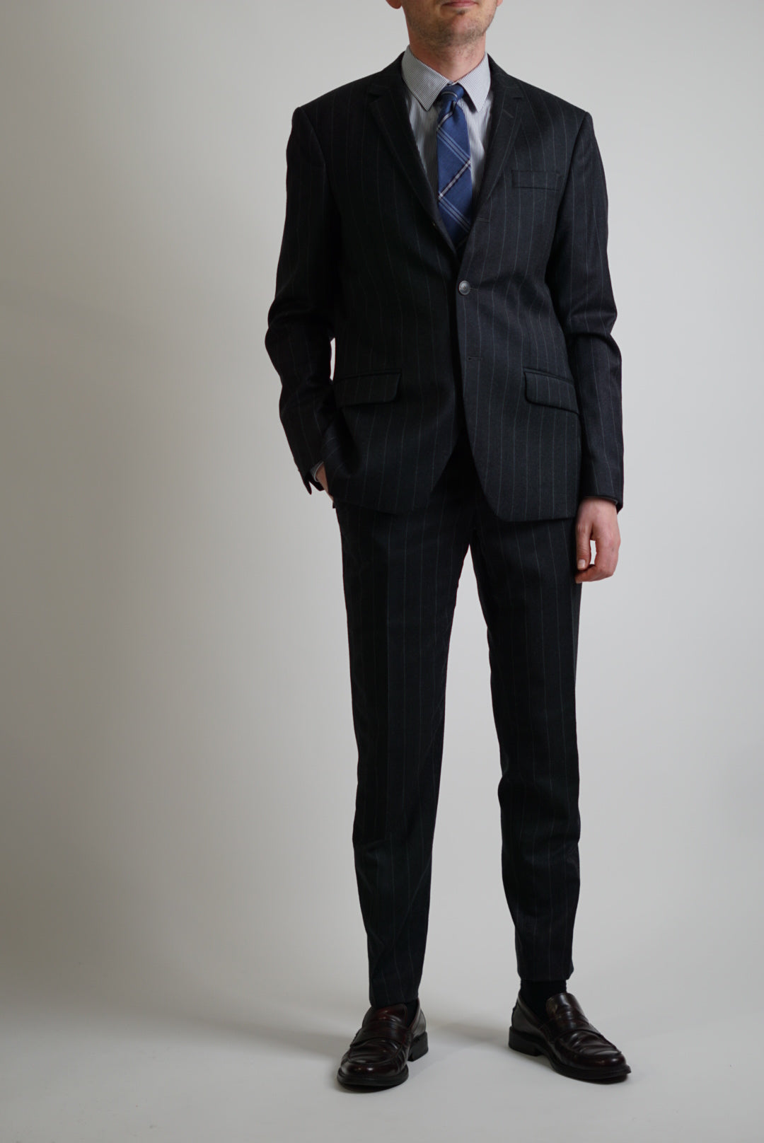 Bertoni Davidsen Darkblue Pin-Striped Full Suit