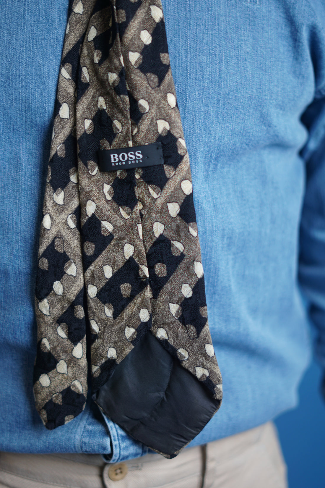 Hugo Boss Vintage Brown and Black Dotted Silk Tie