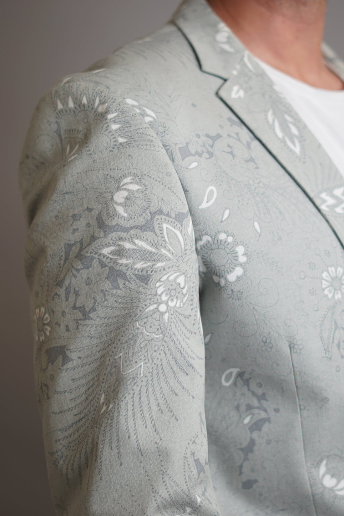 Bertoni Lightgrey Flower Pattern Blazer