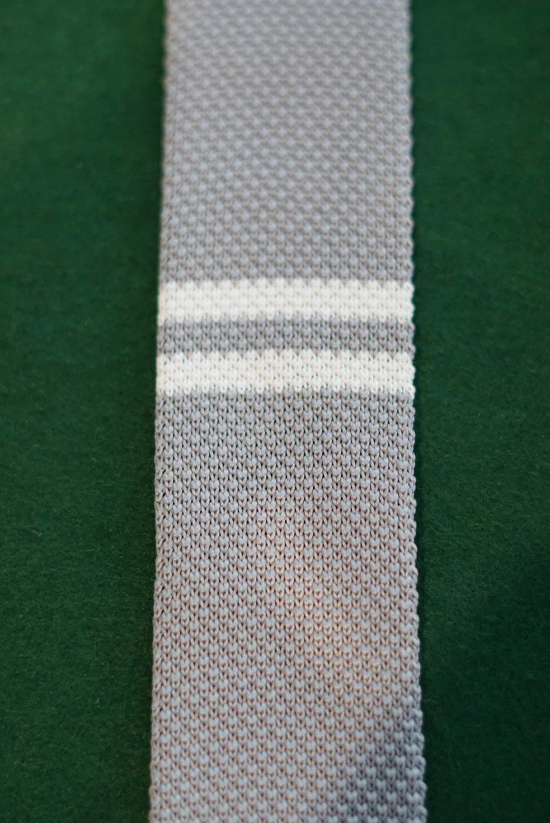 An Ivy Lightgrey Knit Tie
