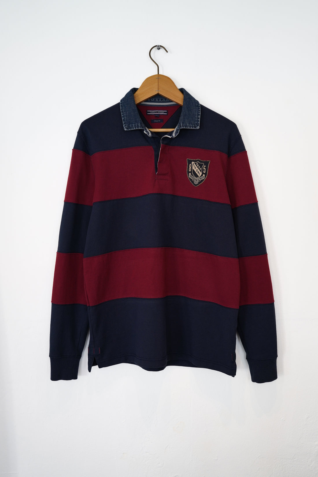Tommy Hilfiger Navy and Red Vintage Fit Rug