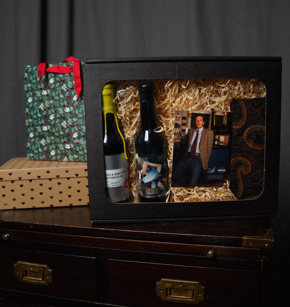 Gift box: Ermenegildo Zegna Darkred and Darkgreen Paisley Silk Tie