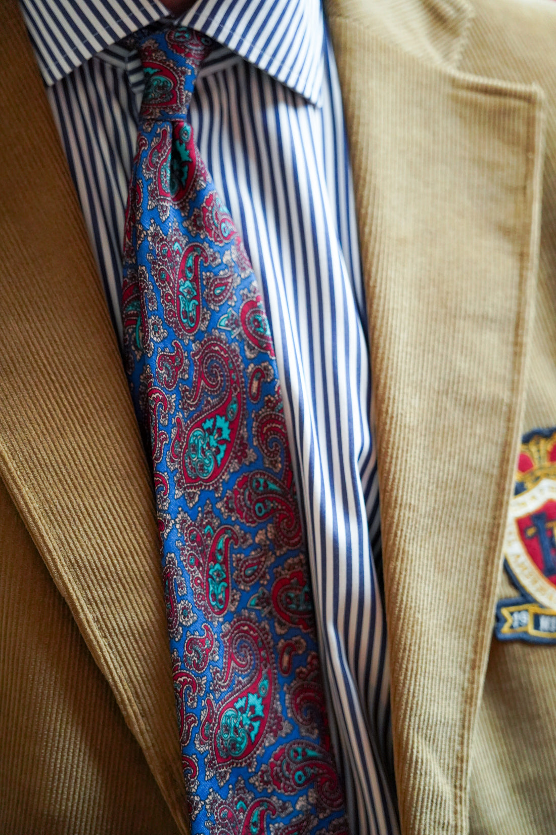 Vintage Blaue und Rote Paisley Seidenkrawatte